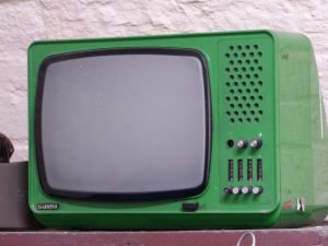 when was the flat screen tv invented?
