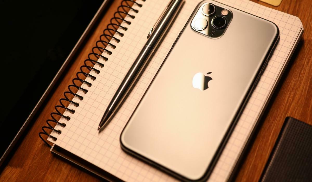 who invented the iphone